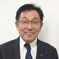 柴口里則の顔写真